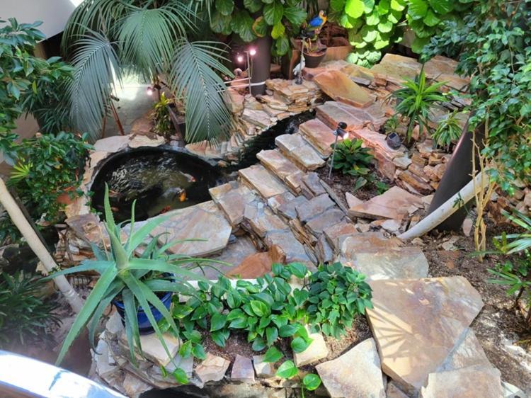Bed and Breakfast Roundhouse Grotto YYC Exterior foto