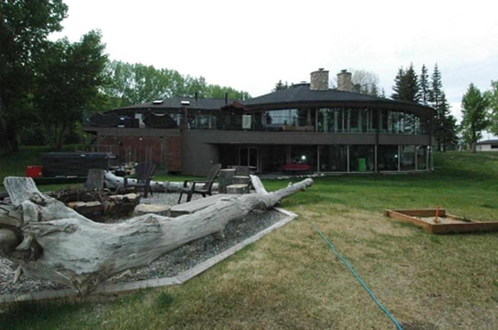 Bed and Breakfast Roundhouse Grotto YYC Exterior foto