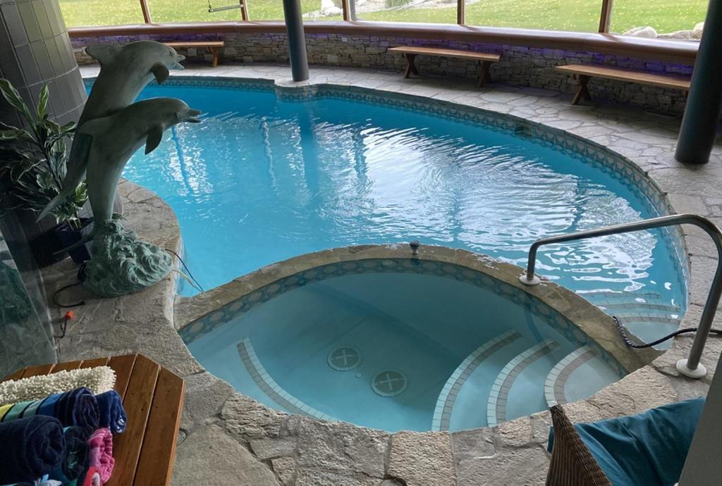 Bed and Breakfast Roundhouse Grotto YYC Exterior foto